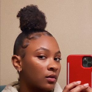 Meet your Posher, Bailey